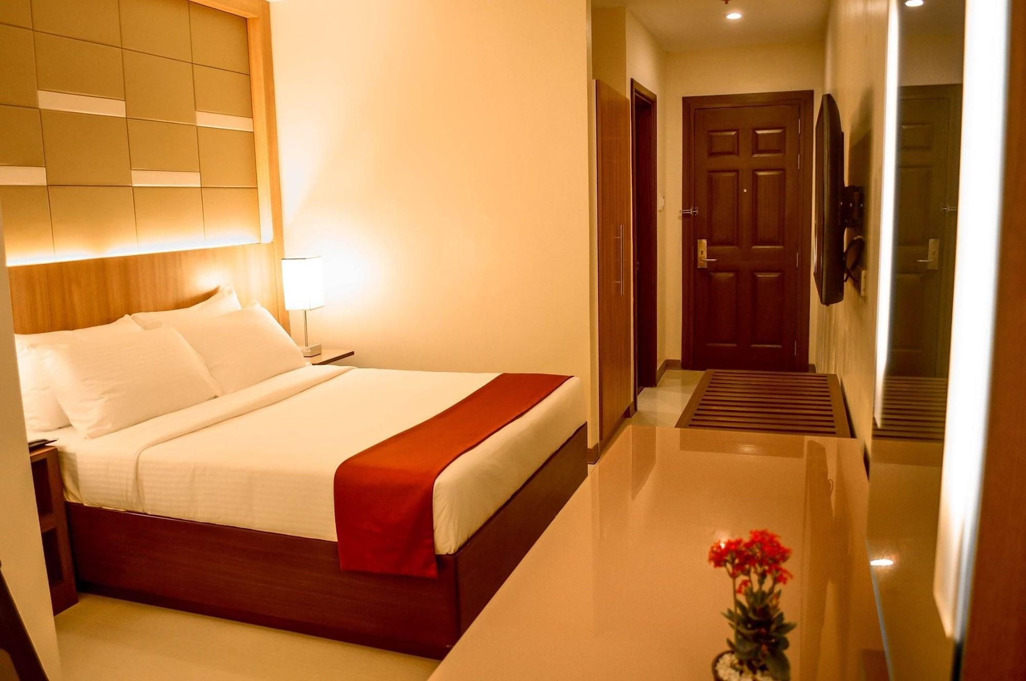 Hotel Veniz - Session Baguio City Buitenkant foto