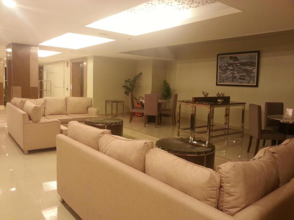 Hotel Veniz - Session Baguio City Buitenkant foto