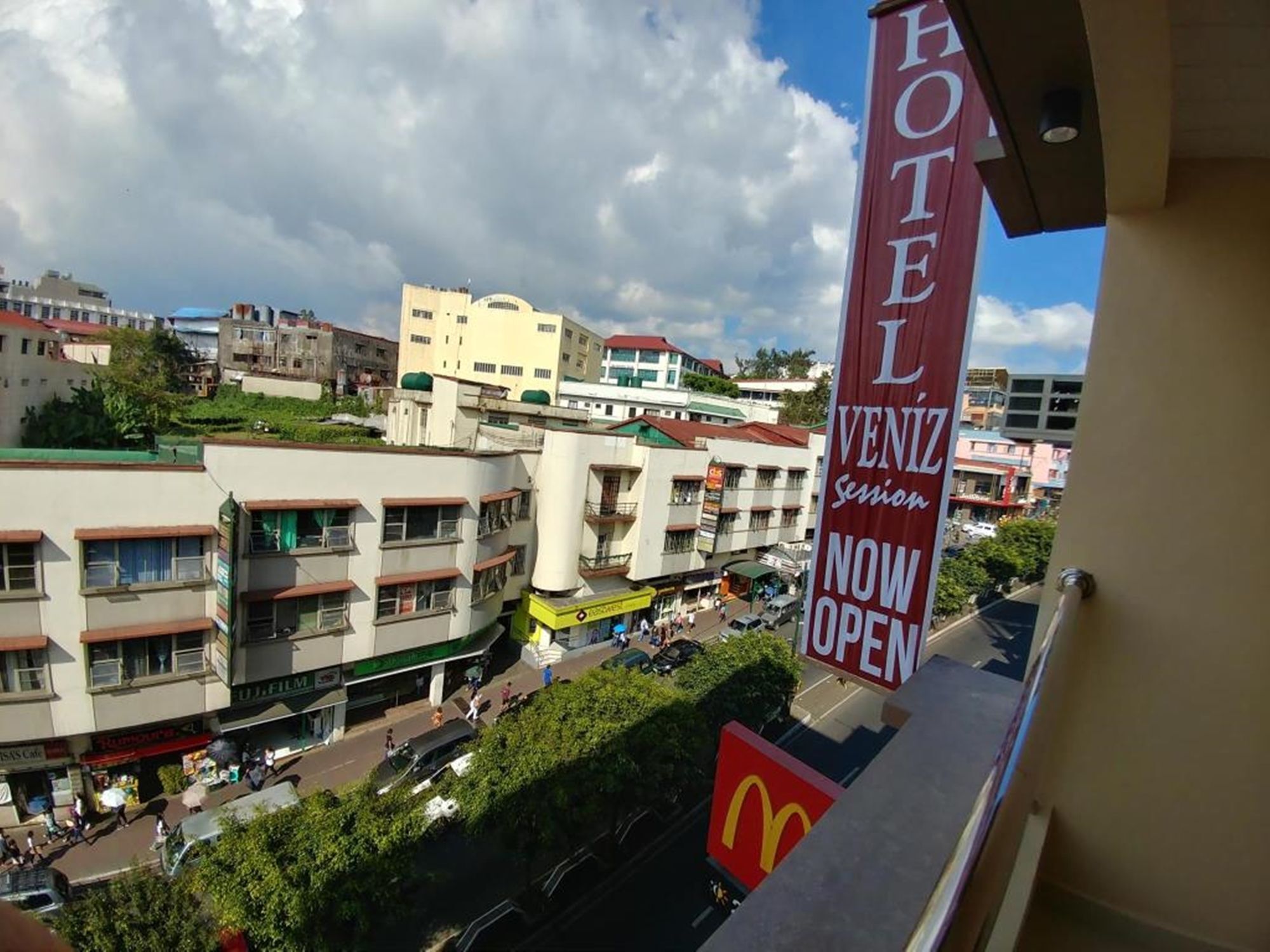 Hotel Veniz - Session Baguio City Buitenkant foto